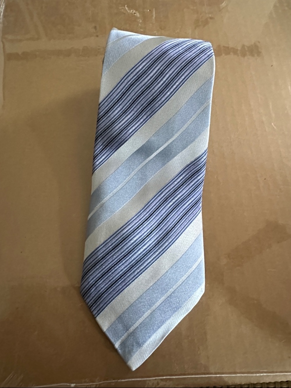 Giorgio Armani Men's Light Blue and Silver Striped Tie